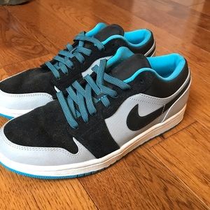 Nike air Jordan’s. Barely worn! Black/gray/blue